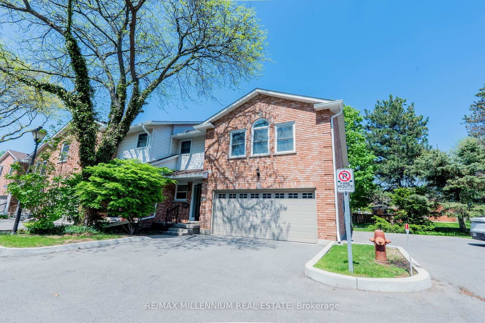 230 Meadowbrook Drive, Unit 11 - Image 1