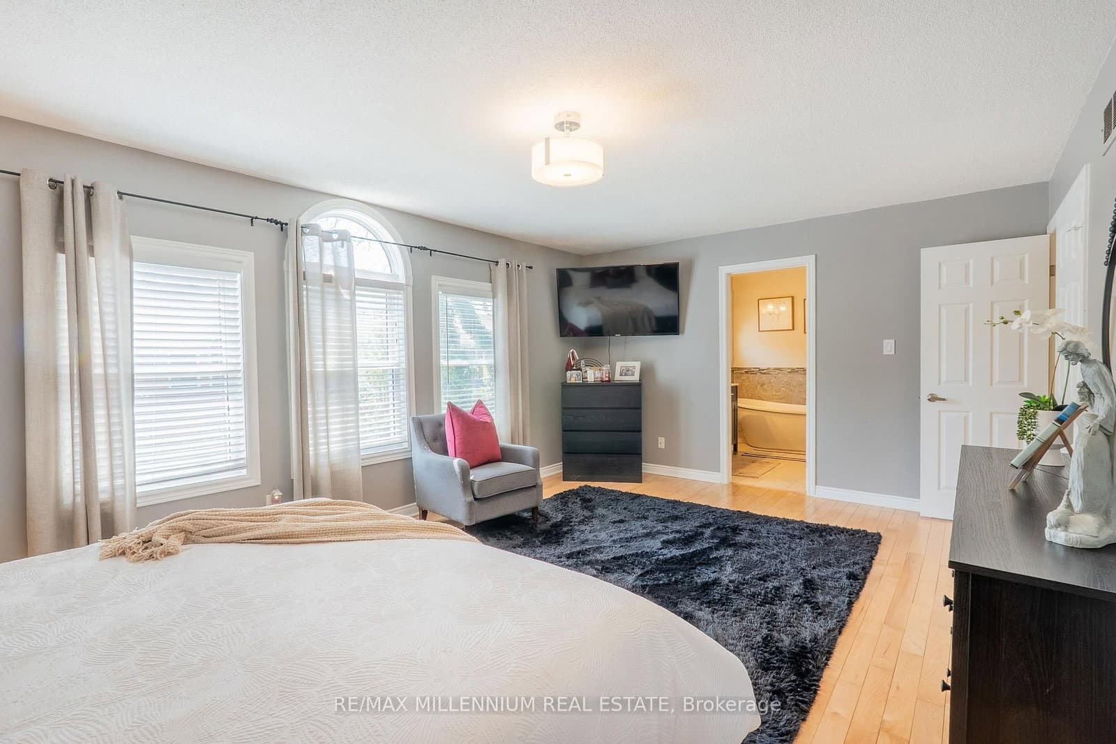 230 Meadowbrook Drive, Unit 11 thumbnail 24
