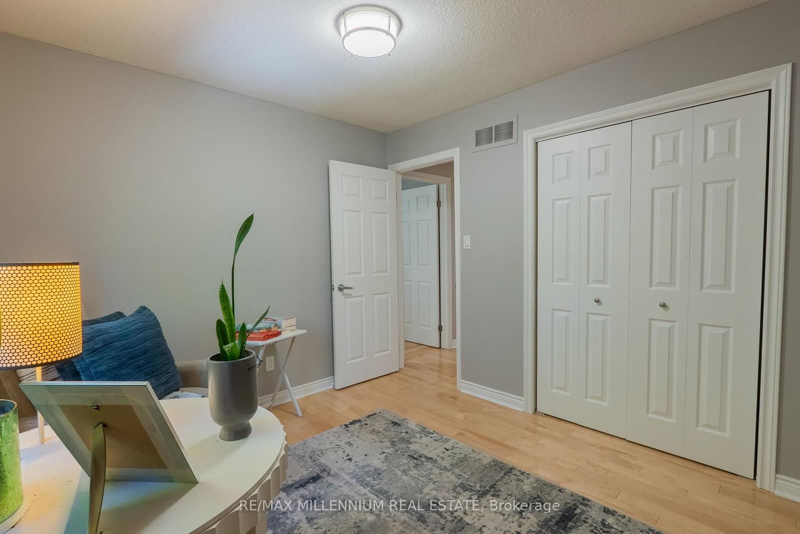 230 Meadowbrook Drive, Unit 11 thumbnail 33