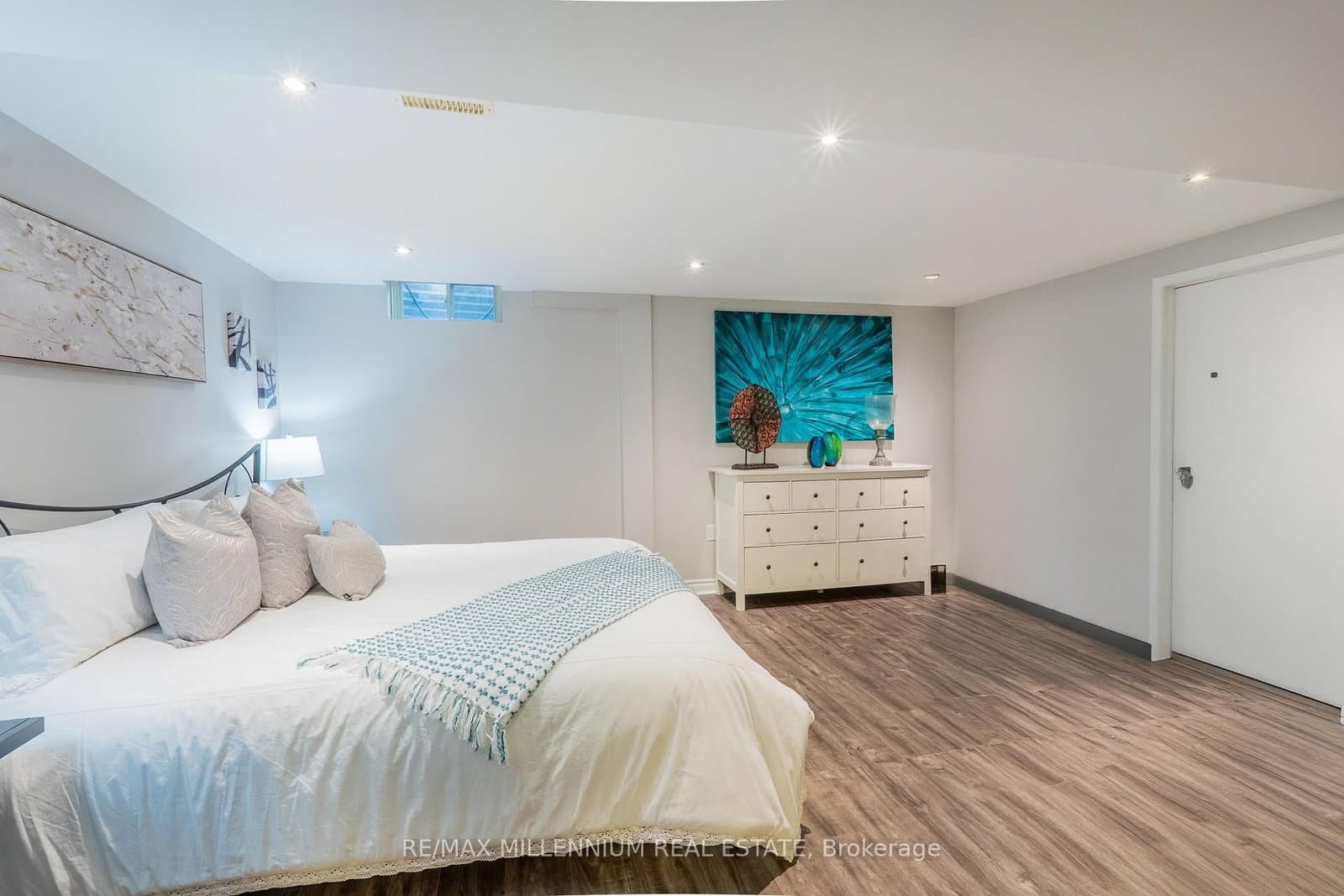 230 Meadowbrook Drive, Unit 11 thumbnail 37