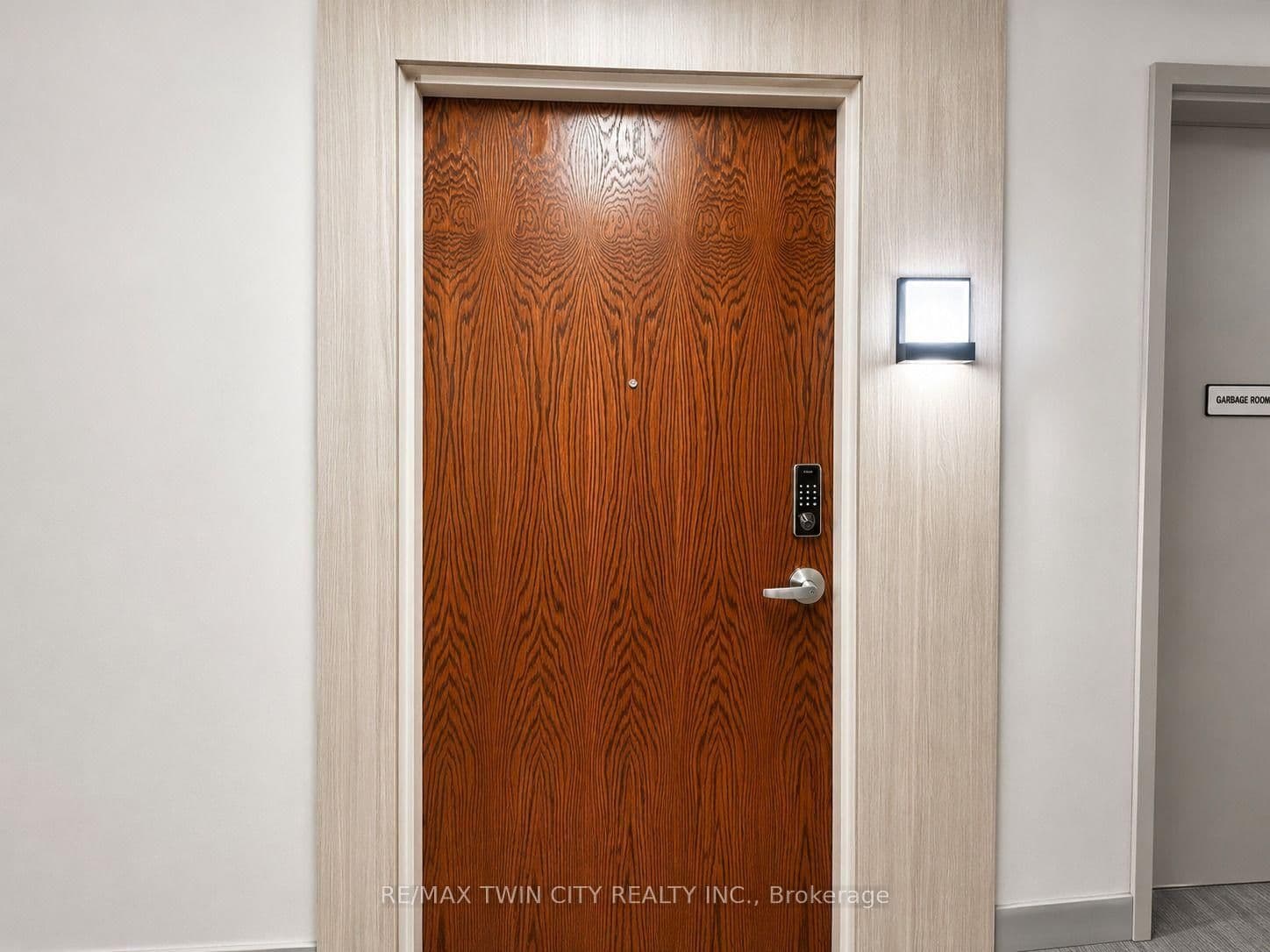 30 Francis Street, Unit 2711 thumbnail 2