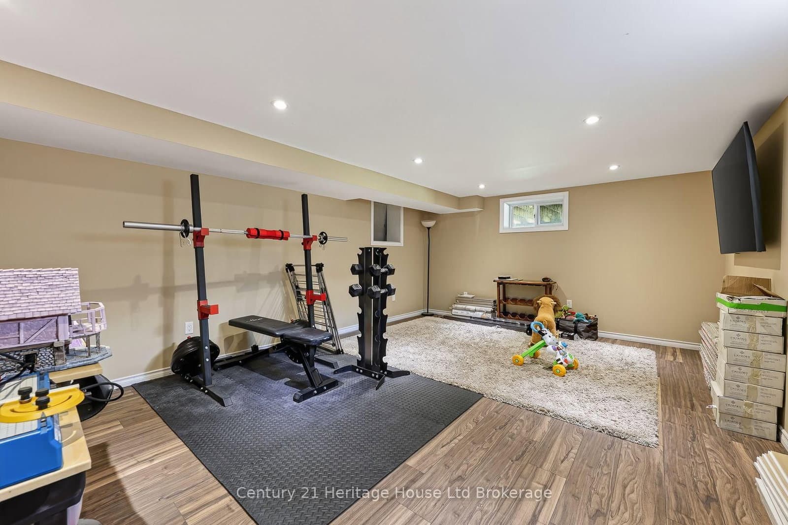 1037 Warwick Street thumbnail 4