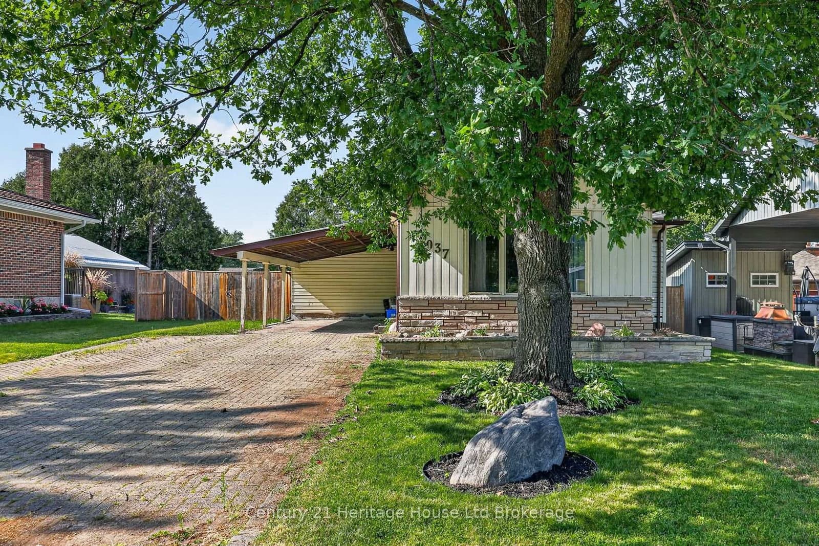 1037 Warwick Street thumbnail 7