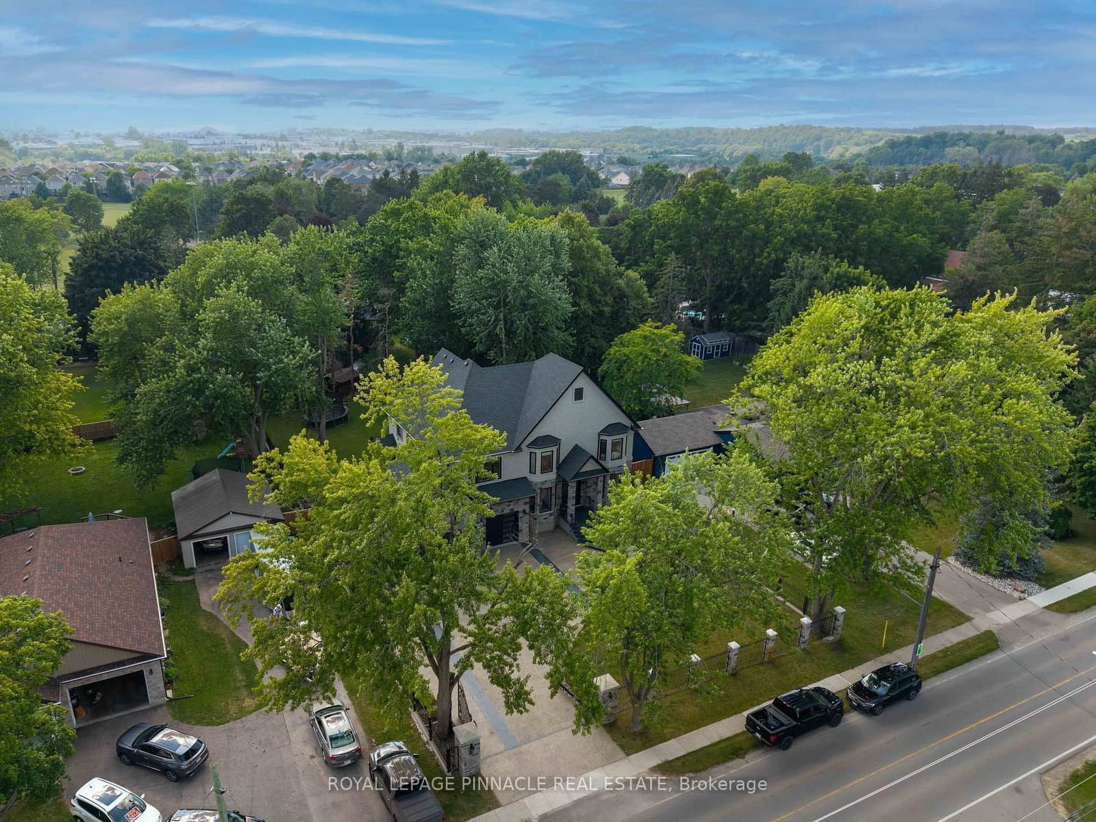138 Woolwich Street S thumbnail 2