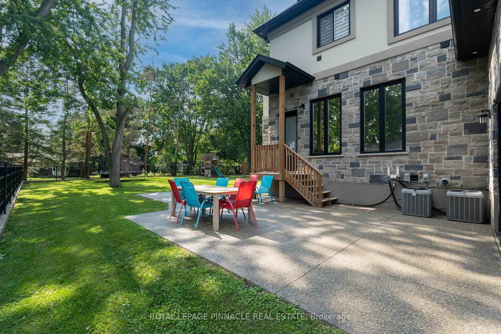 138 Woolwich Street S thumbnail 44