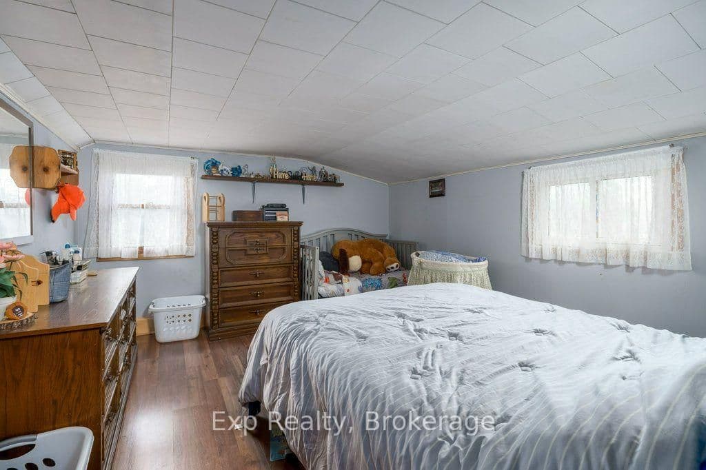 525 Cannifton Road N thumbnail 17