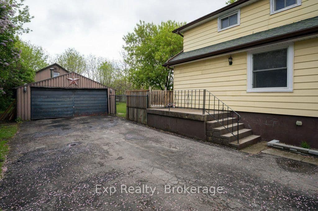 525 Cannifton Road N thumbnail 32