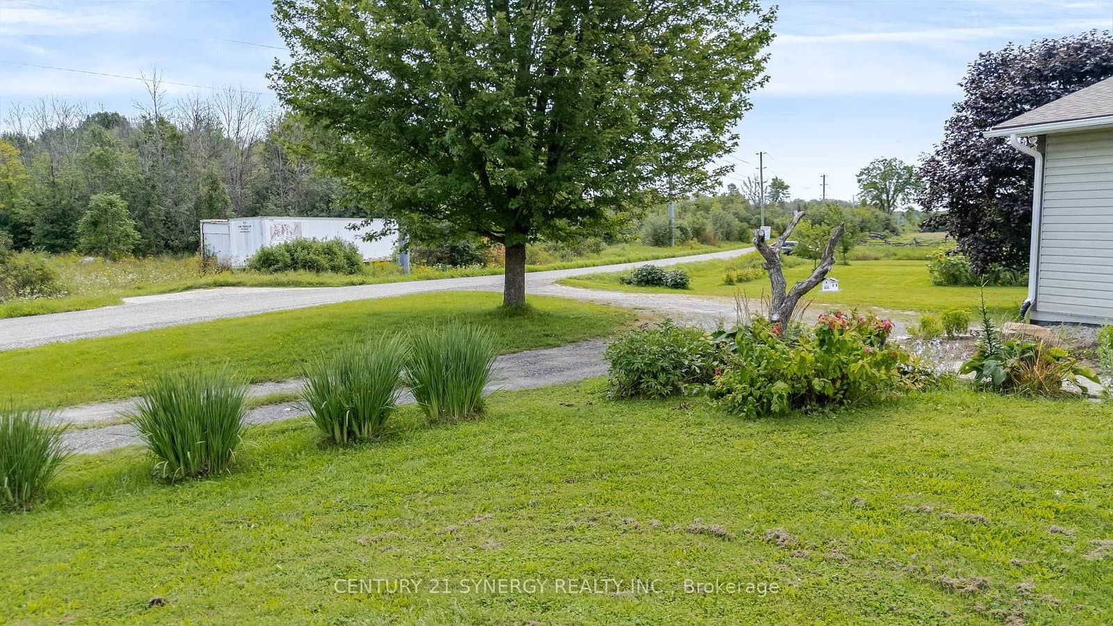 677 Bowes Side Road thumbnail 46