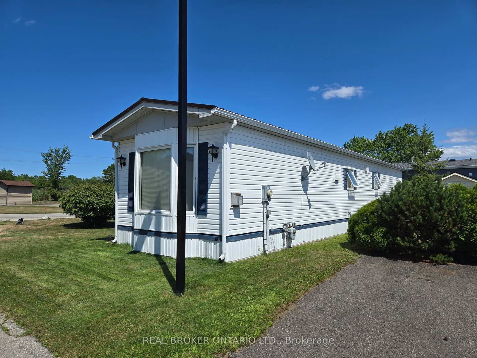 3033 Townline Road, Unit 10 thumbnail 4