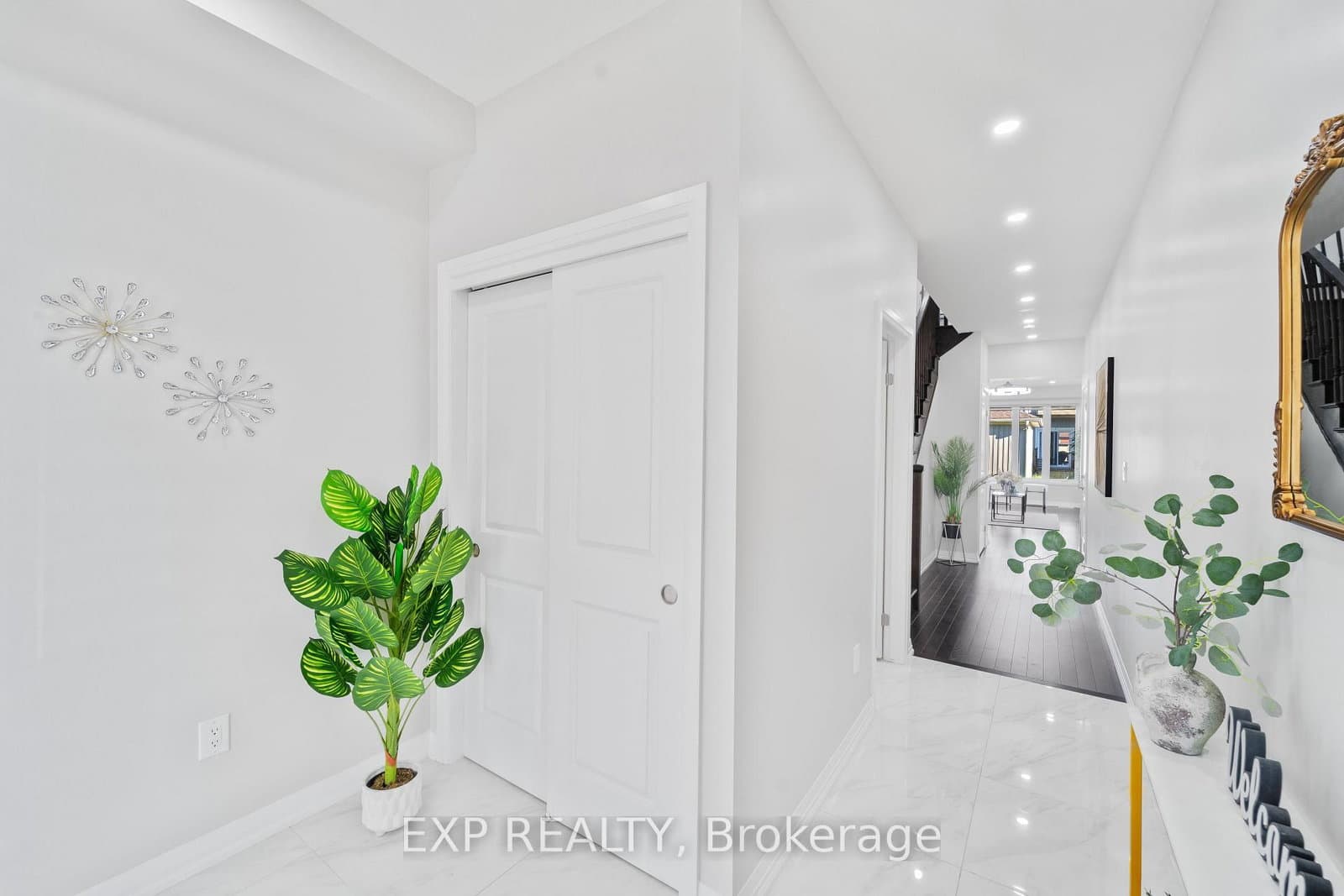 116 Bur Oak Drive thumbnail 4
