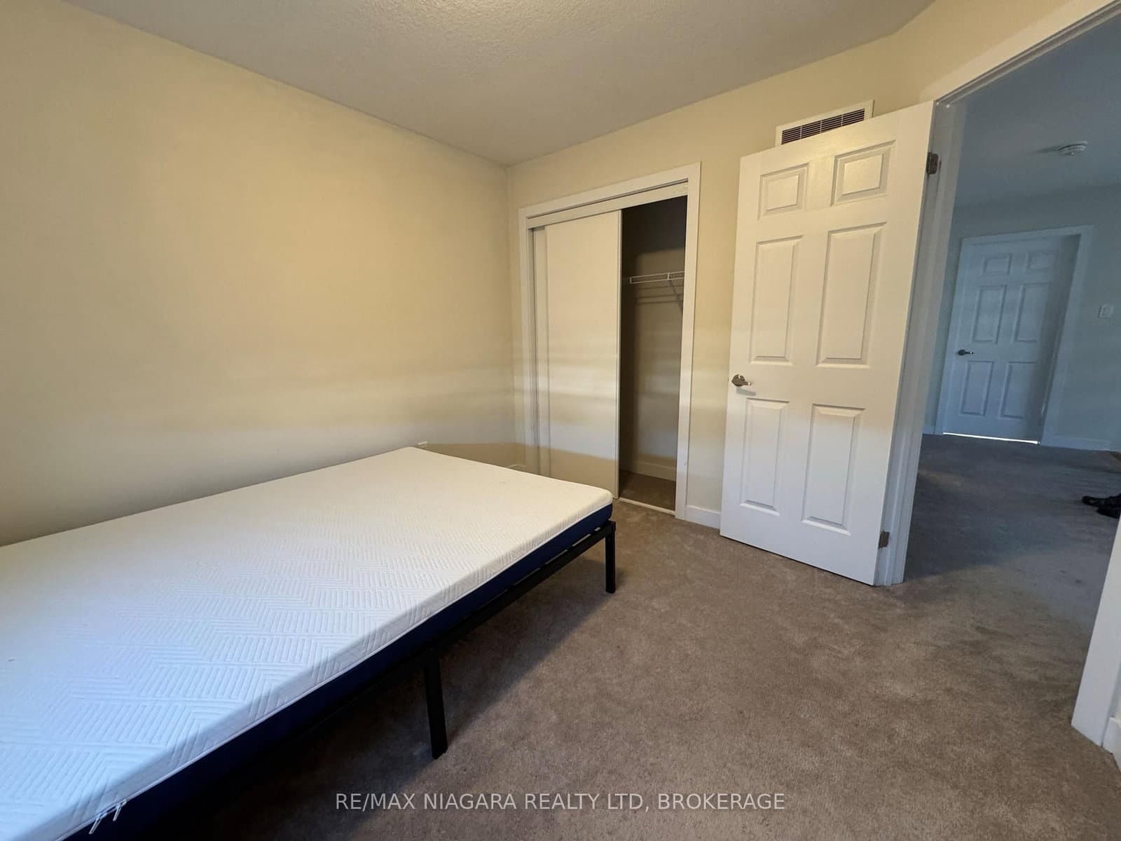 21 Keelson Street, Unit Upper thumbnail 4