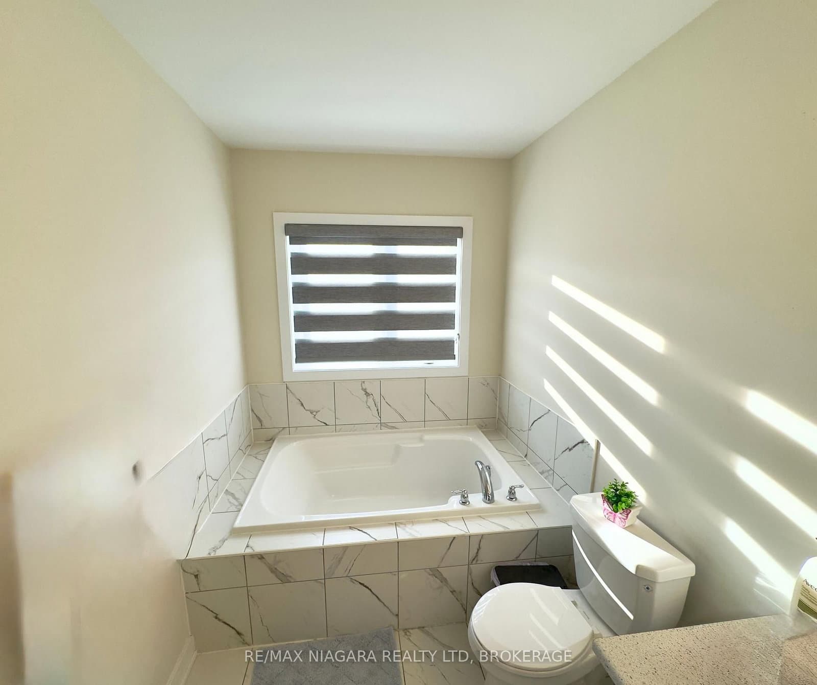 21 Keelson Street, Unit Upper thumbnail 7