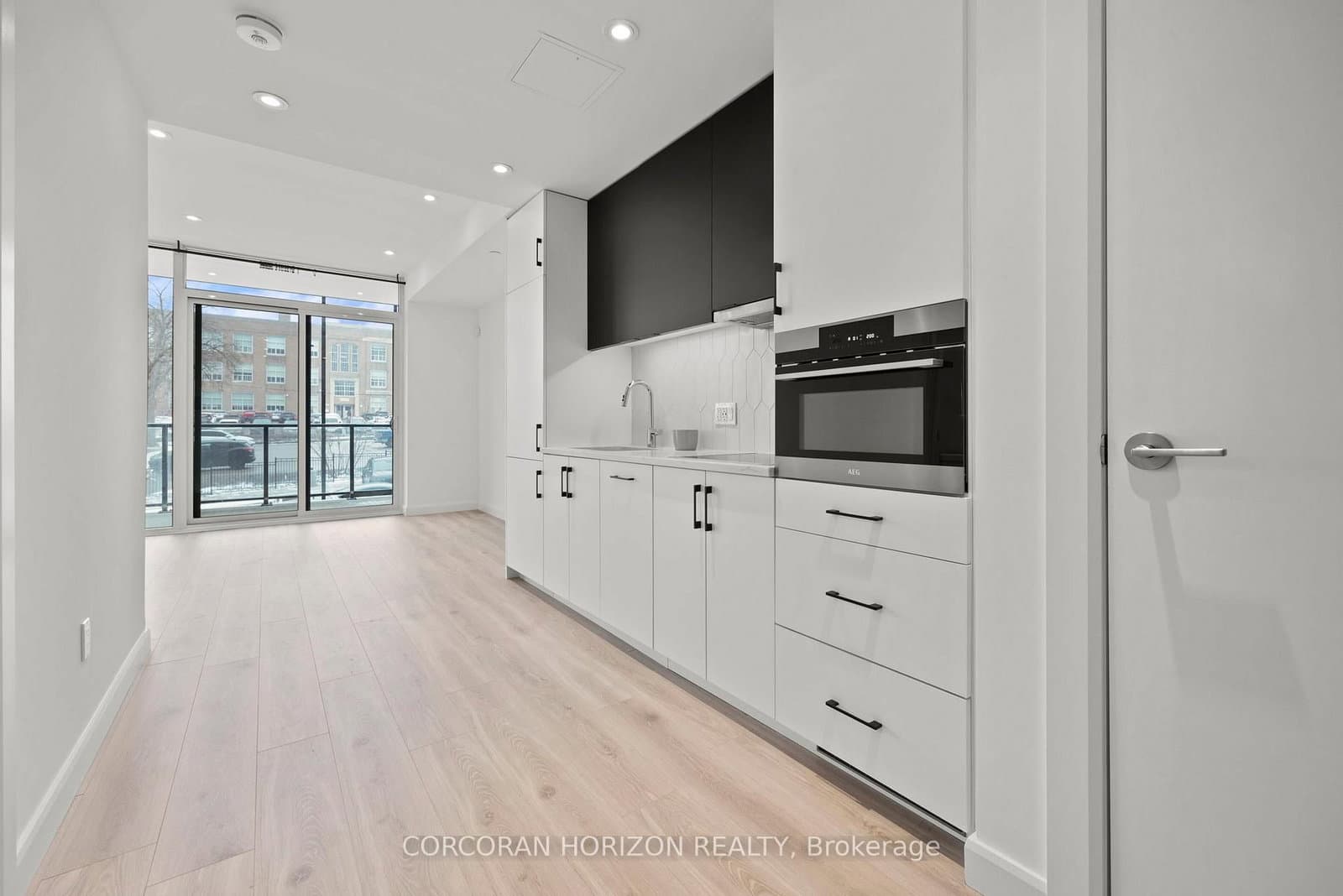 741 King Street W, Unit 105
