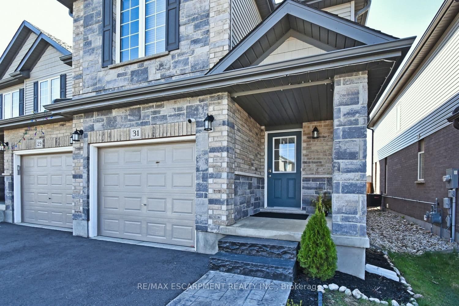 31 Arlington Parkway