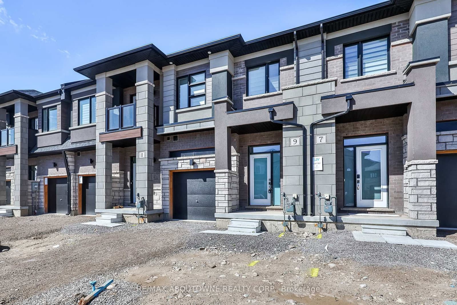 9 Wakeling Drive