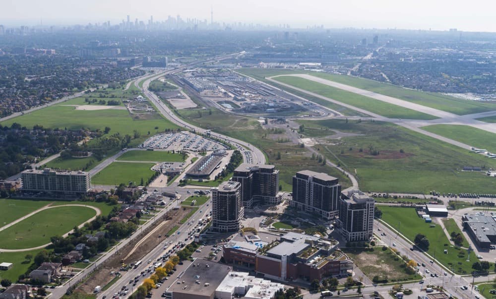 Avro Condos thumbnail 2