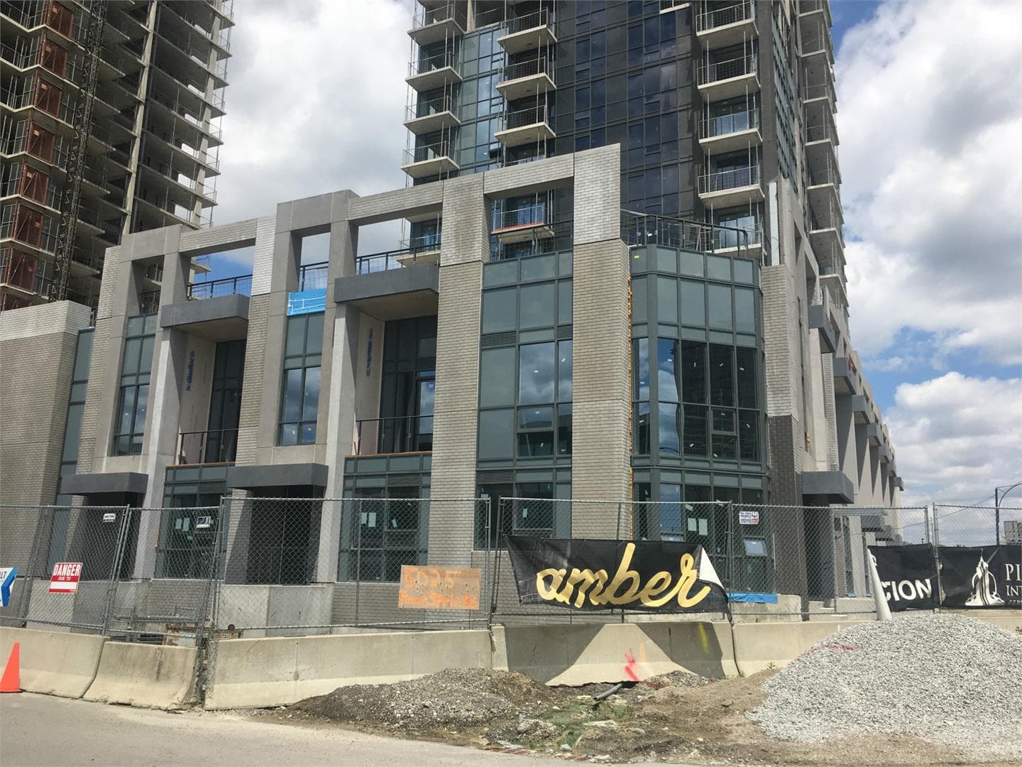 Amber Condos thumbnail 5