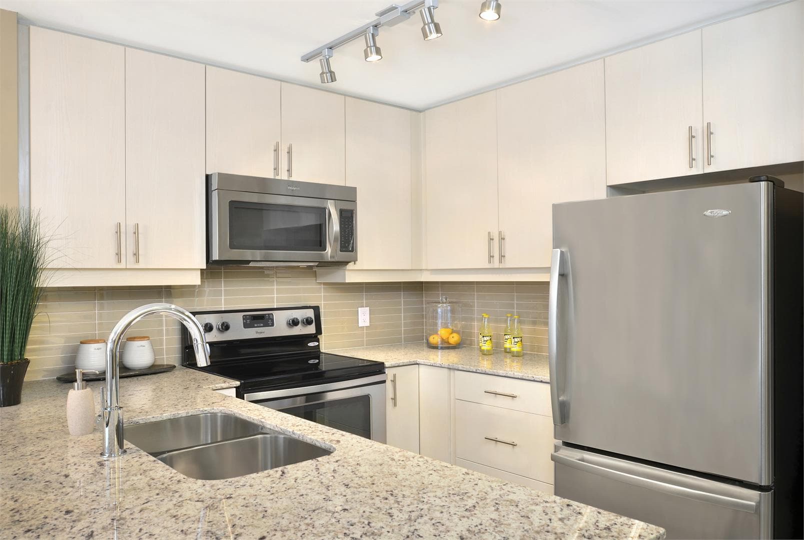 Pinnacle Grand Park 2 Condos thumbnail 23