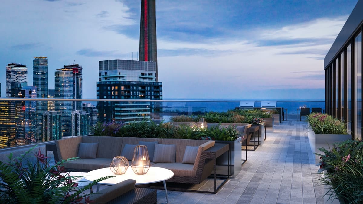 357 King West Condos thumbnail 18