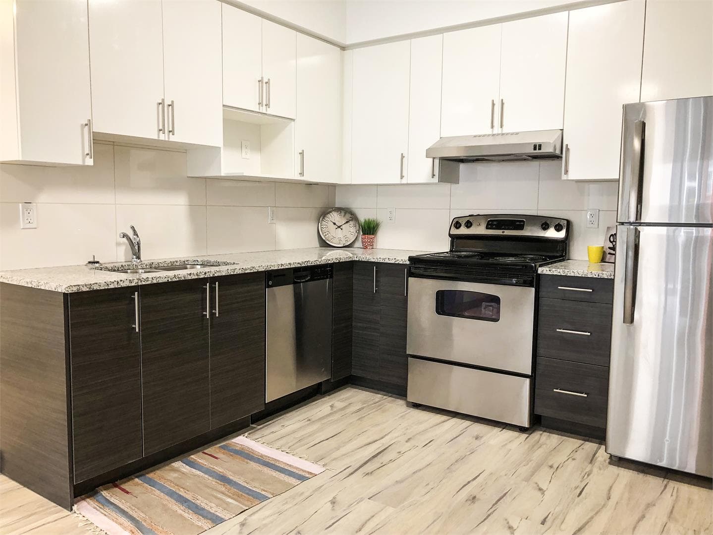 Sunview Suites Condos thumbnail 22