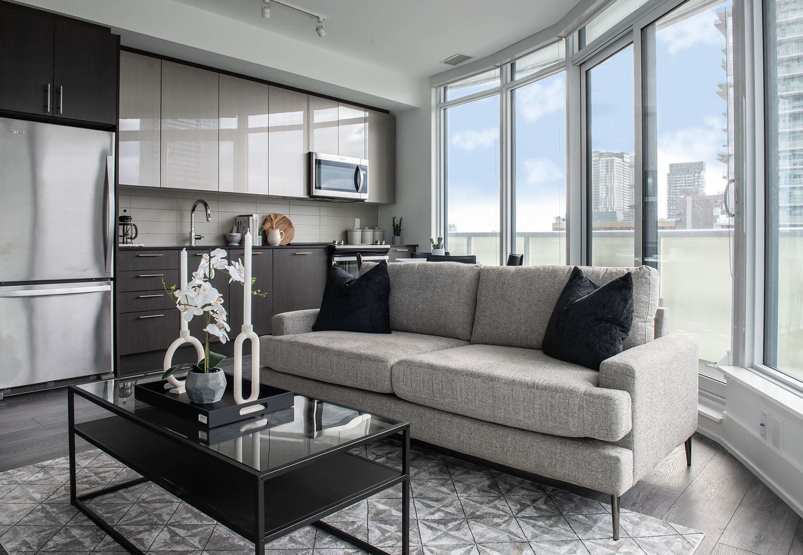 Stanley Condos thumbnail 17