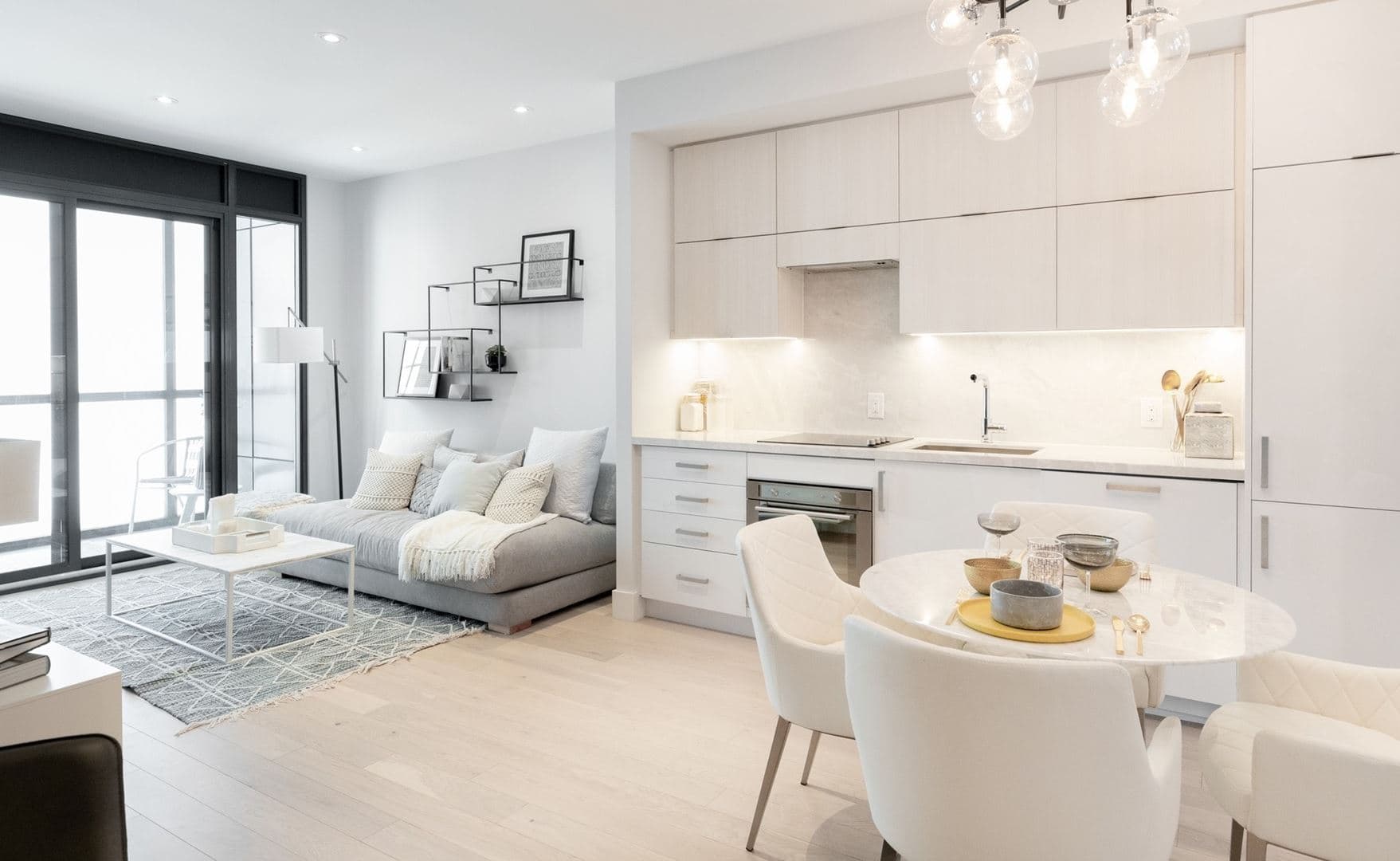 CG Tower Condos thumbnail 16