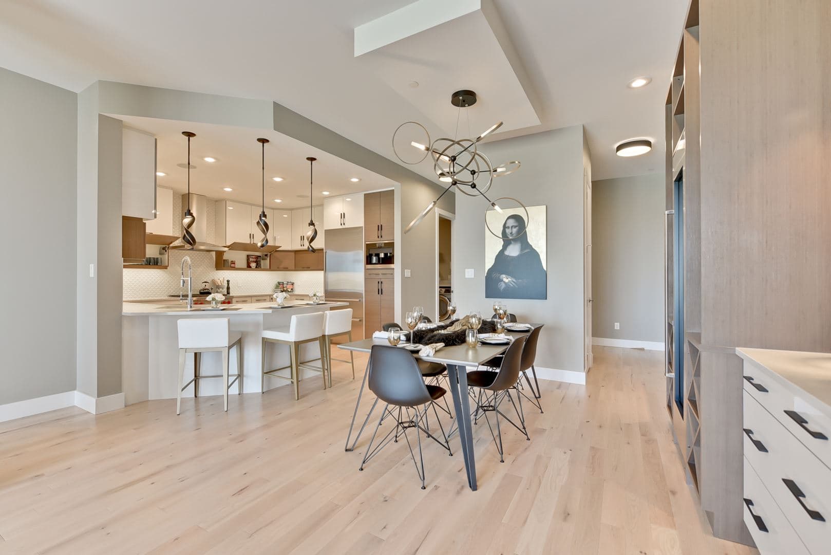 Allure Condos thumbnail 19