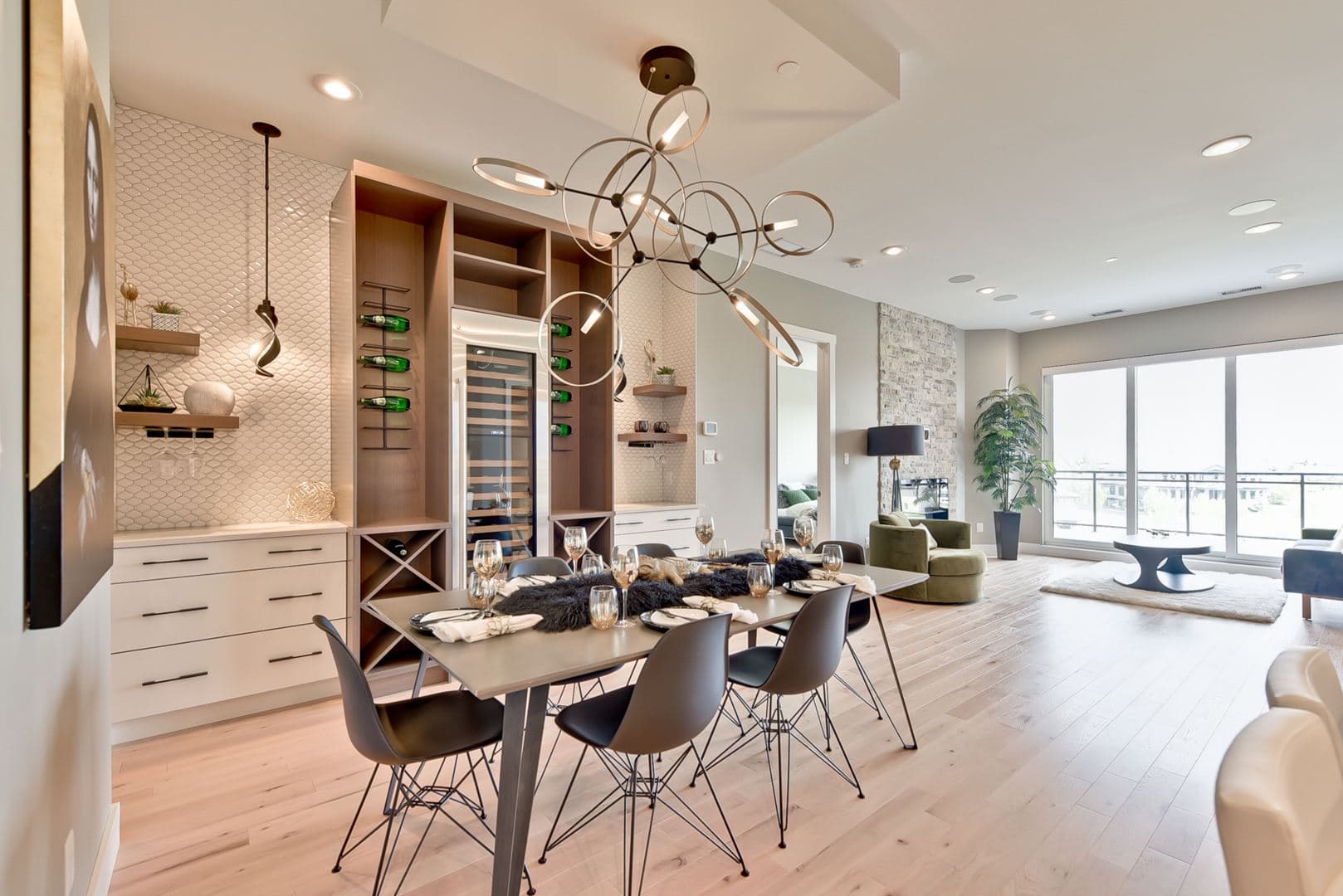 Allure Condos thumbnail 21