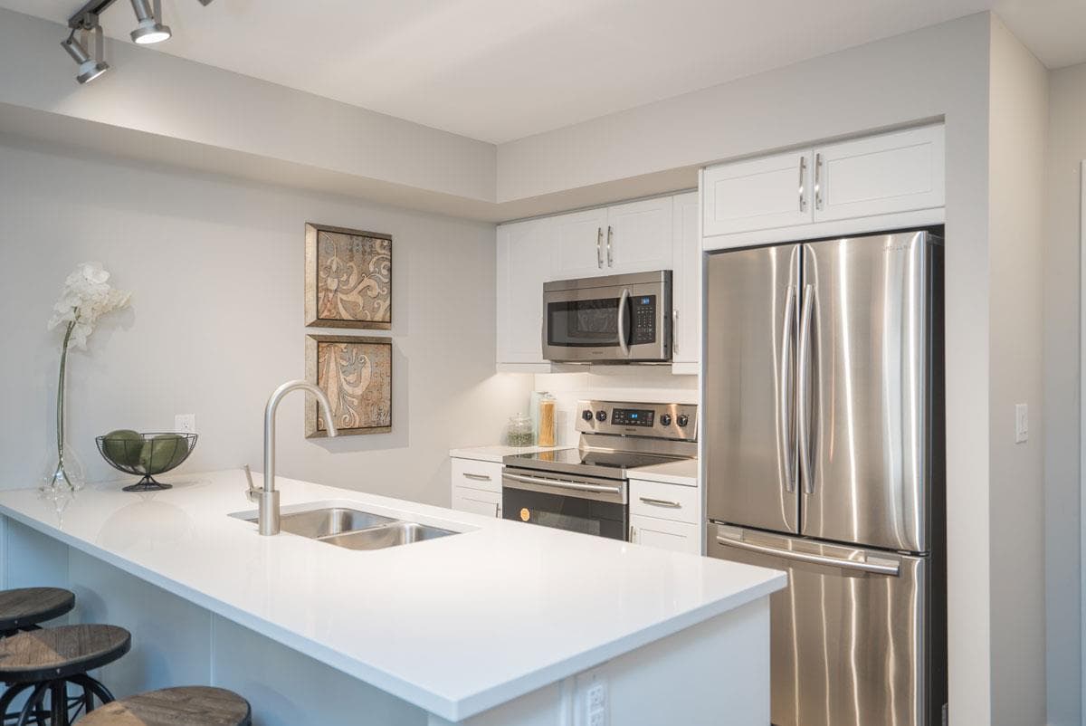 The Charles Condos thumbnail 16