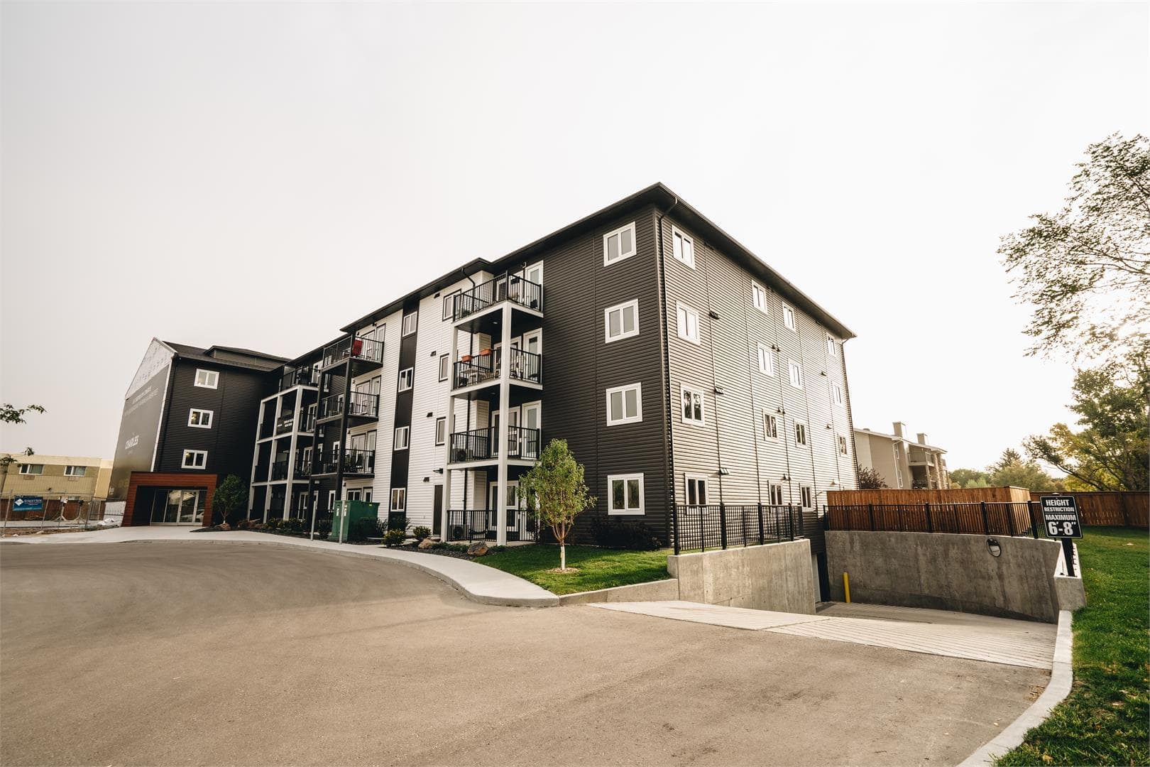 The Charles Condos thumbnail 6