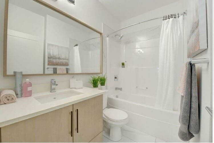 Veritas Condos thumbnail 12