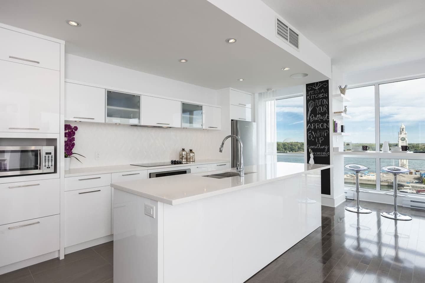 Le Solano Condos thumbnail 28