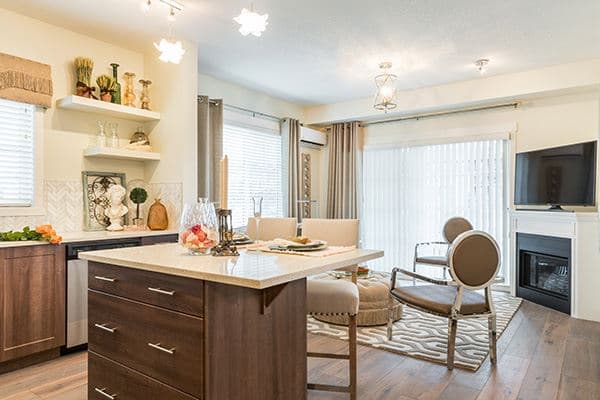Legacy Park Condos thumbnail 4