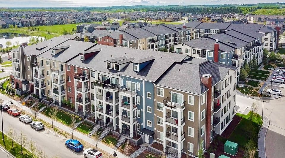 Legacy Park Condos thumbnail 3