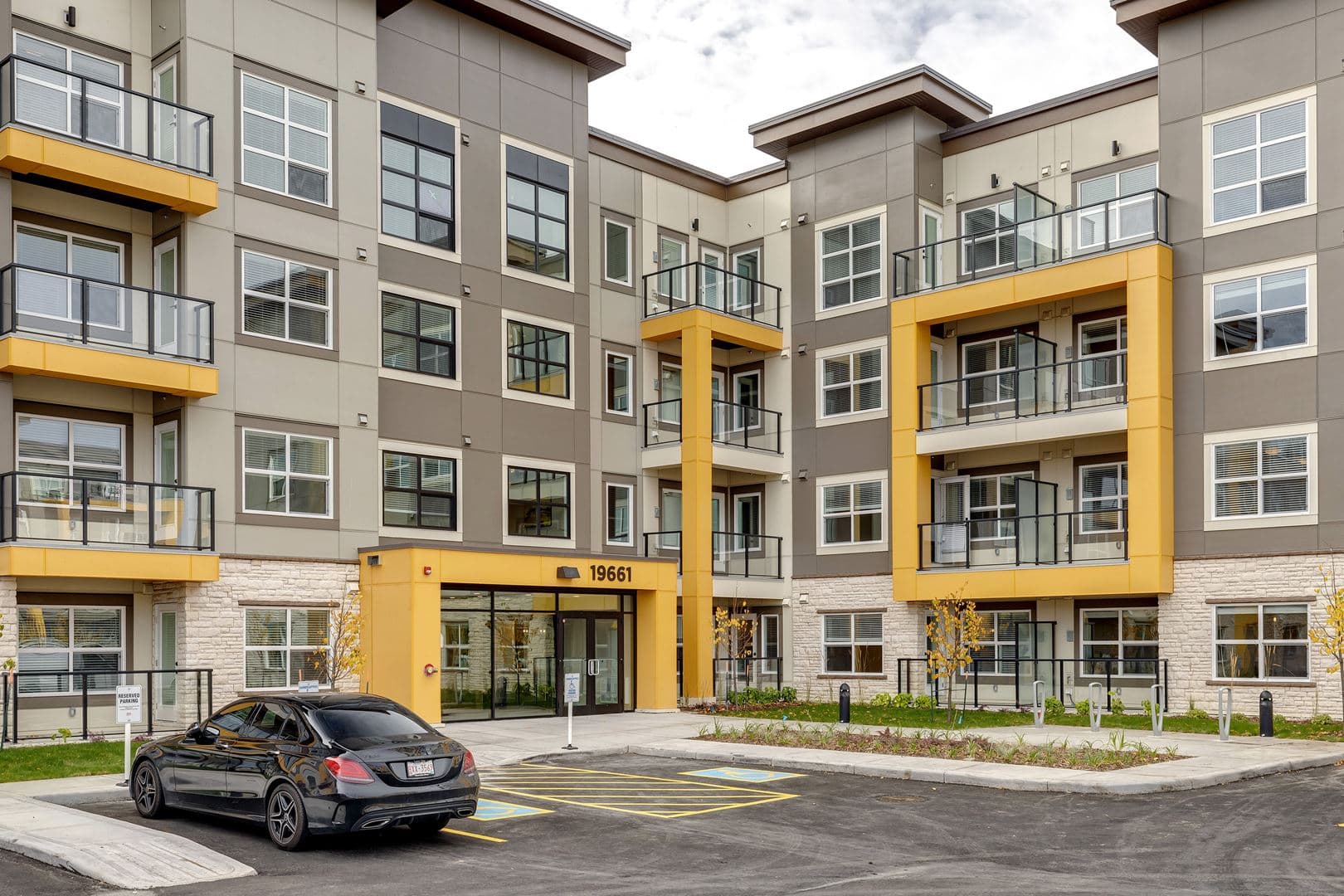 Stile Seton Condos thumbnail 2