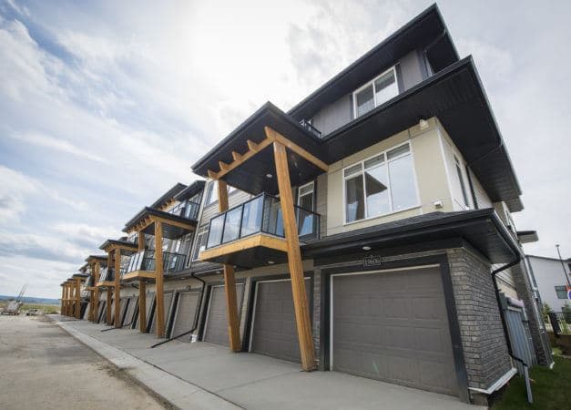 Stile Seton Condos thumbnail 3
