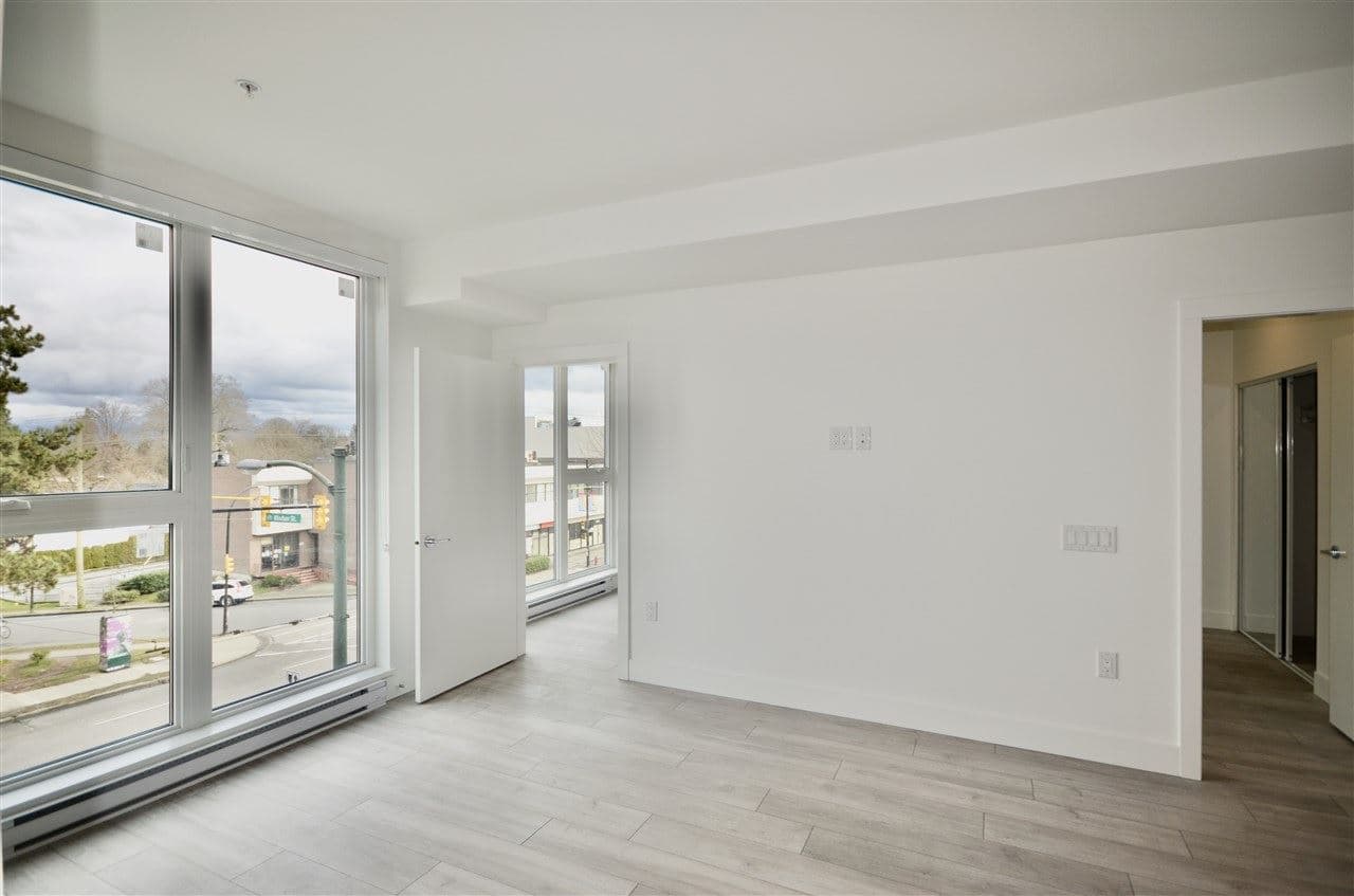 Windsor Views Condos thumbnail 6