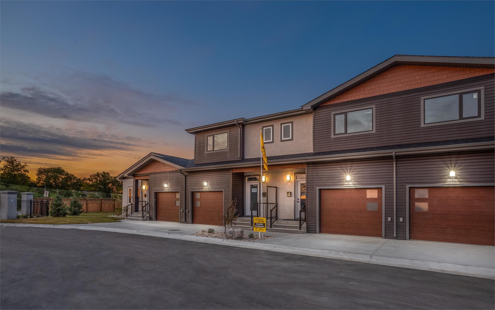 Amber Grove Condos thumbnail 4