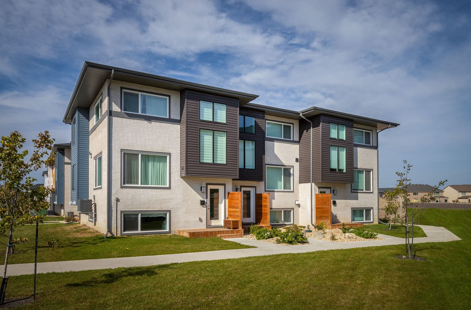 Amber Grove Condos thumbnail 6