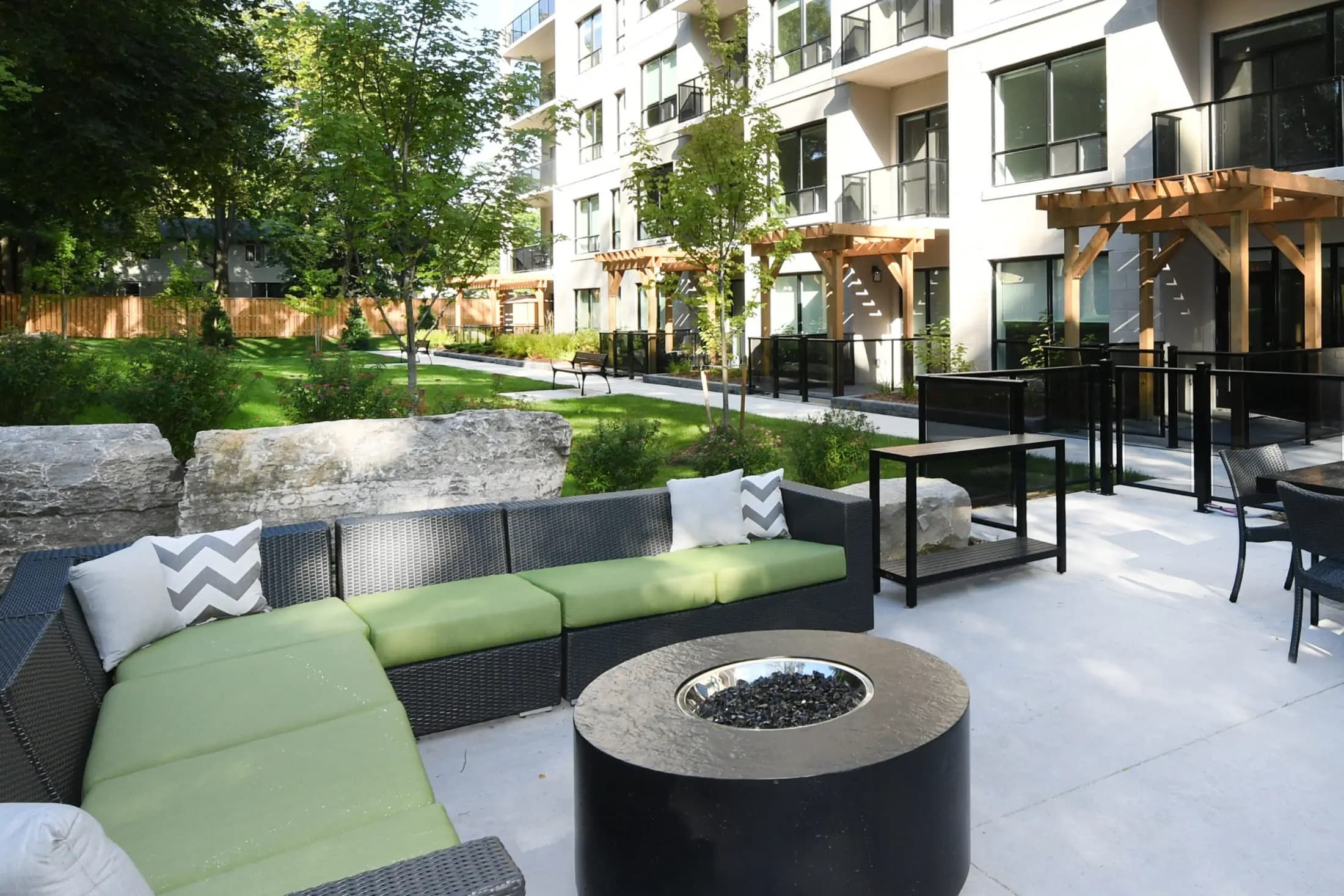 ParkWest Condos thumbnail 3
