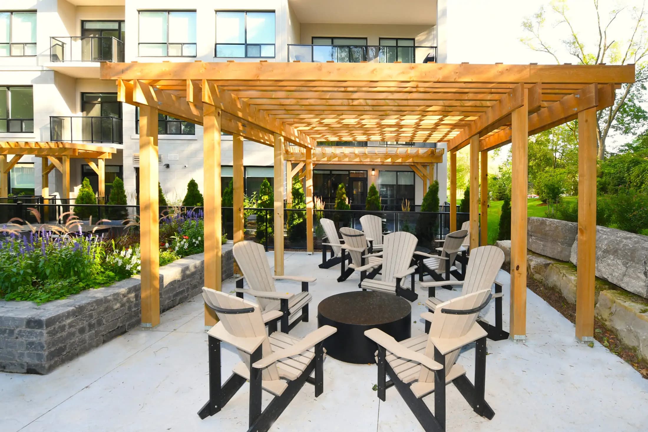 ParkWest Condos thumbnail 4