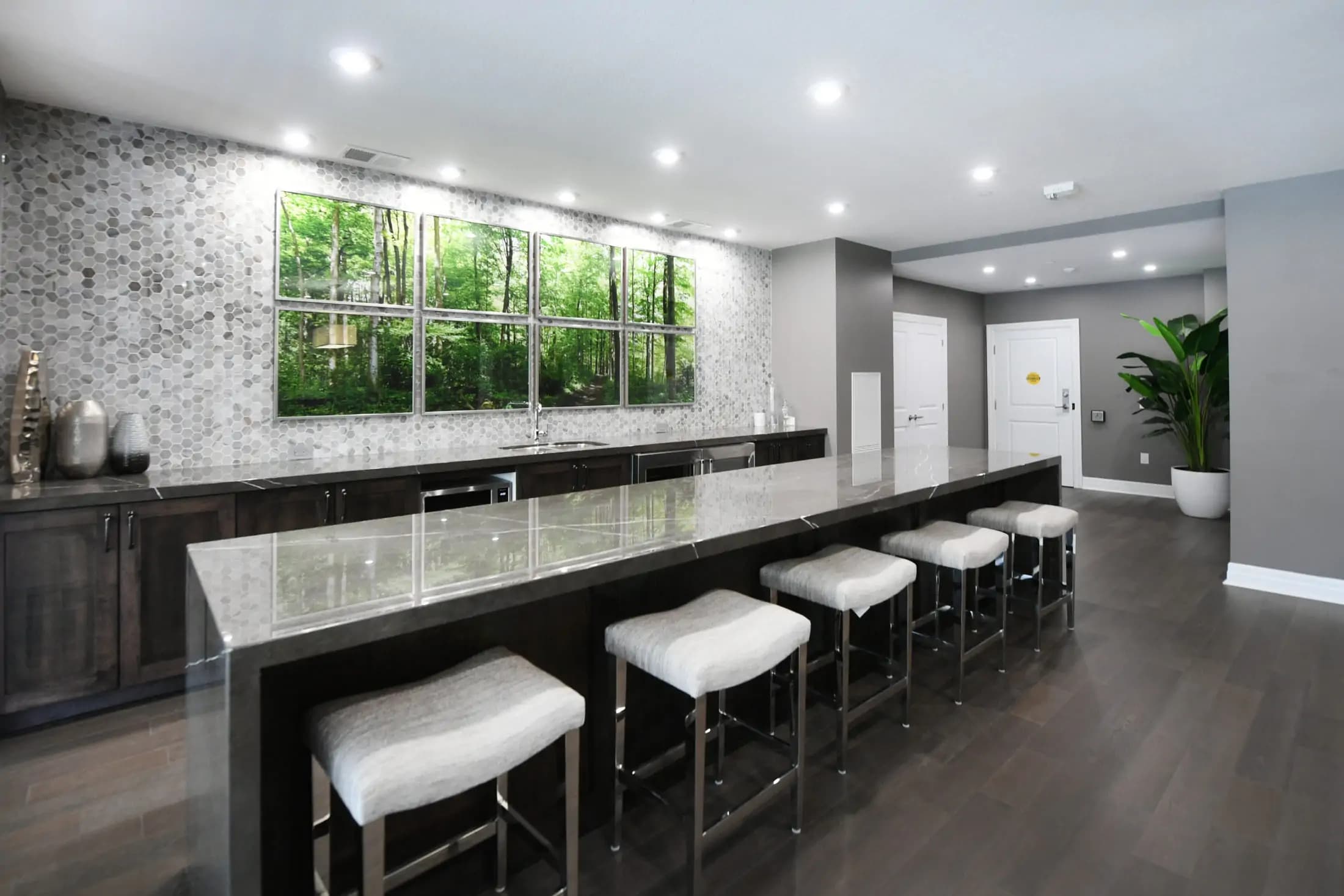 ParkWest Condos thumbnail 11