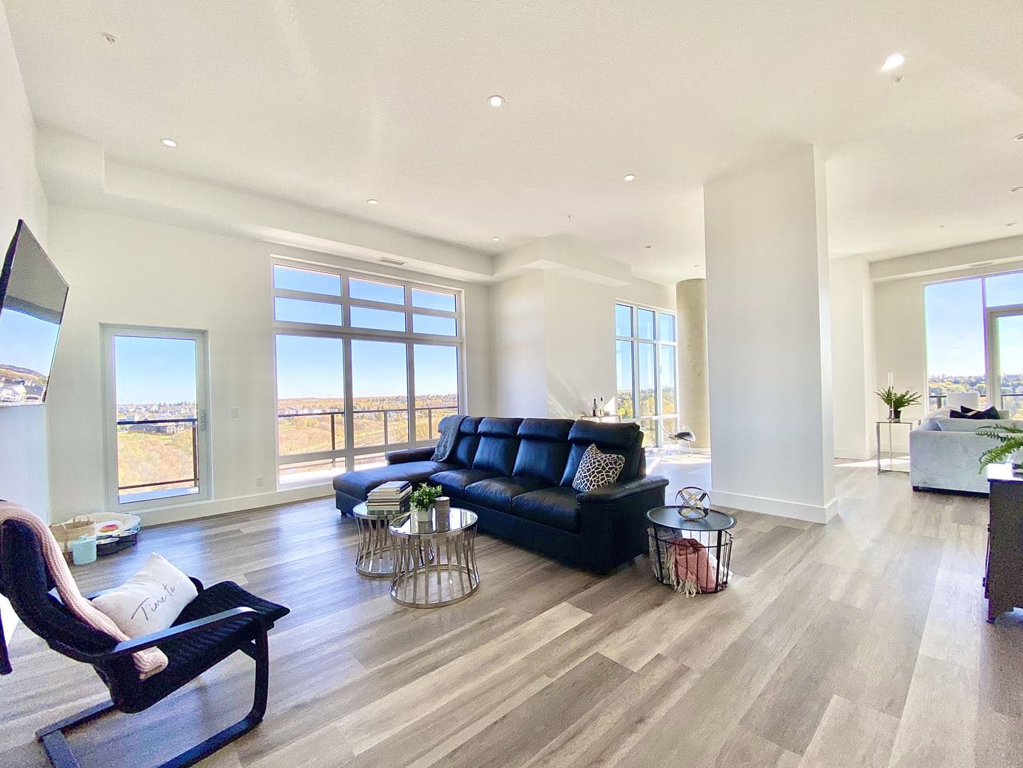 Botanica Condos thumbnail 15