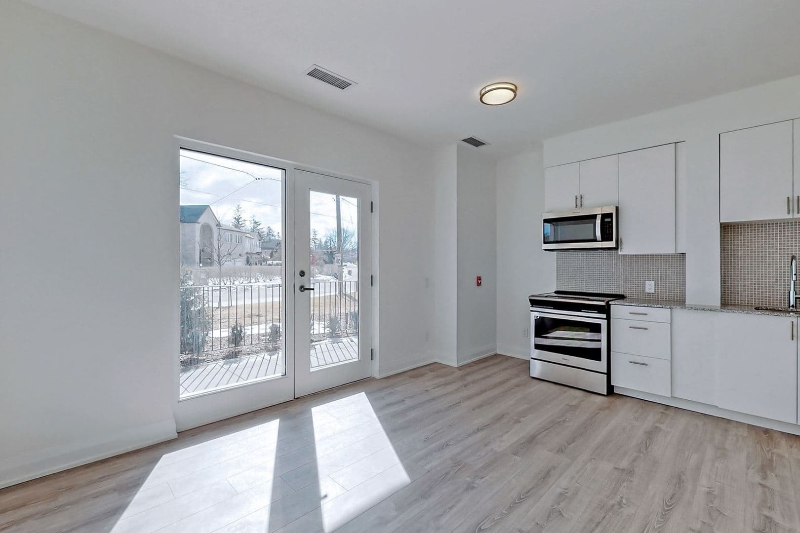 Guildwood Condos thumbnail 6