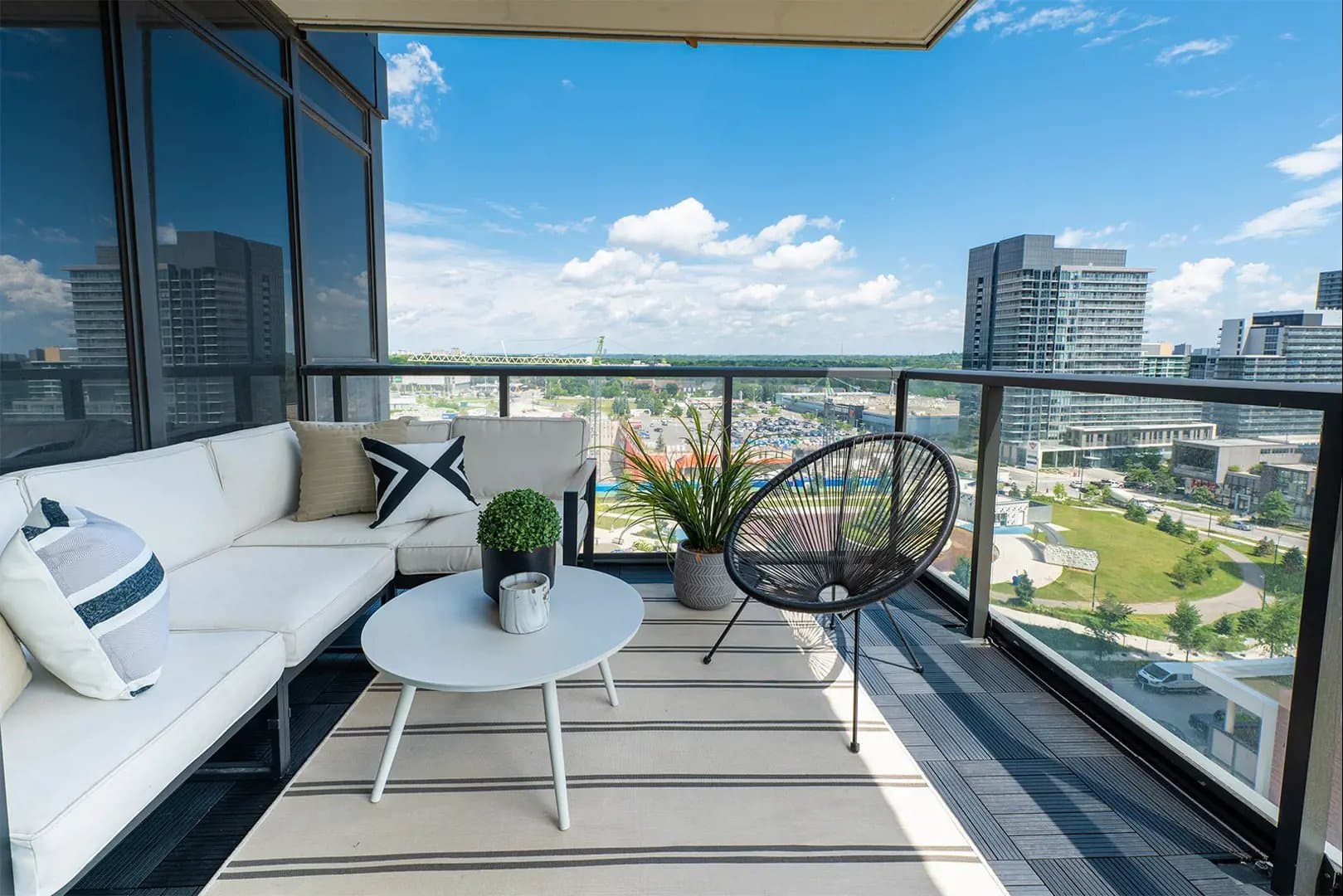 Seasons II Condos thumbnail 4