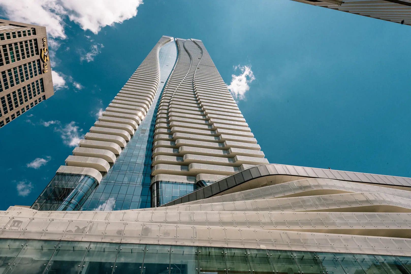 One Bloor Condos thumbnail 47