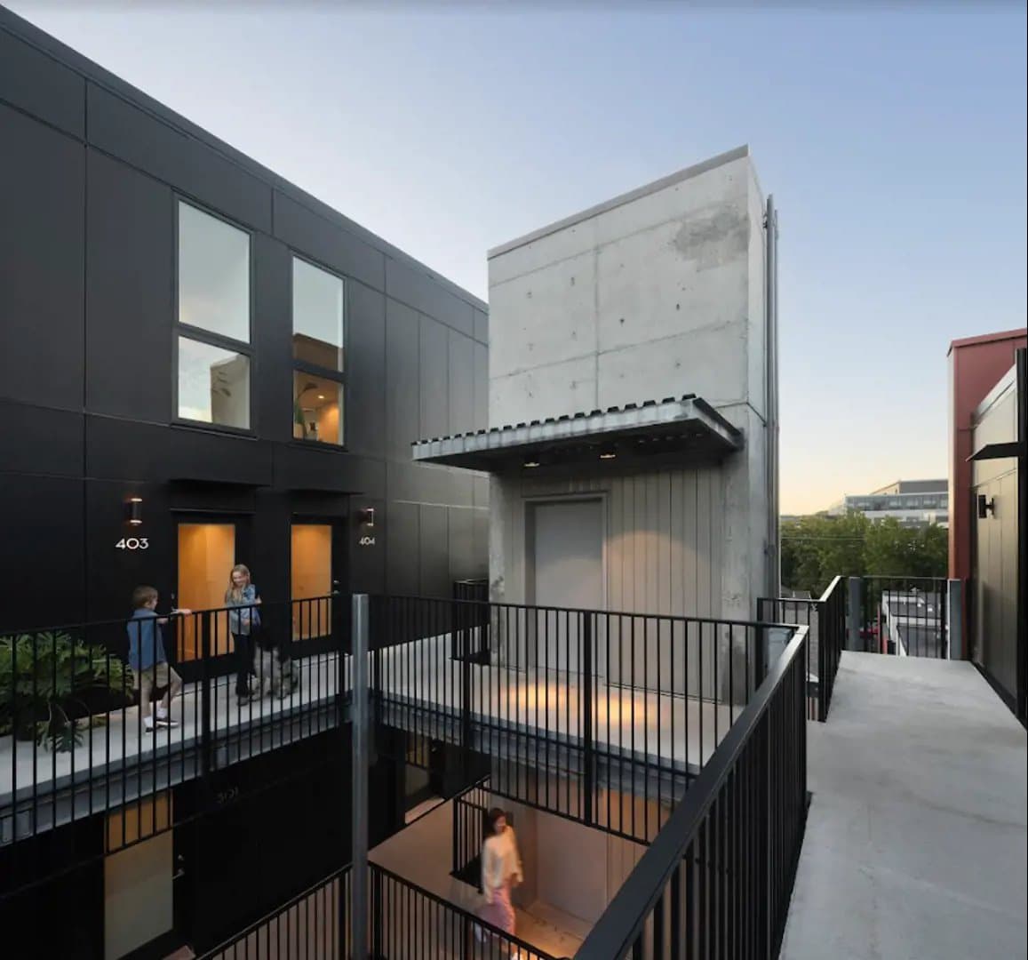 Rotunda Condos thumbnail 6