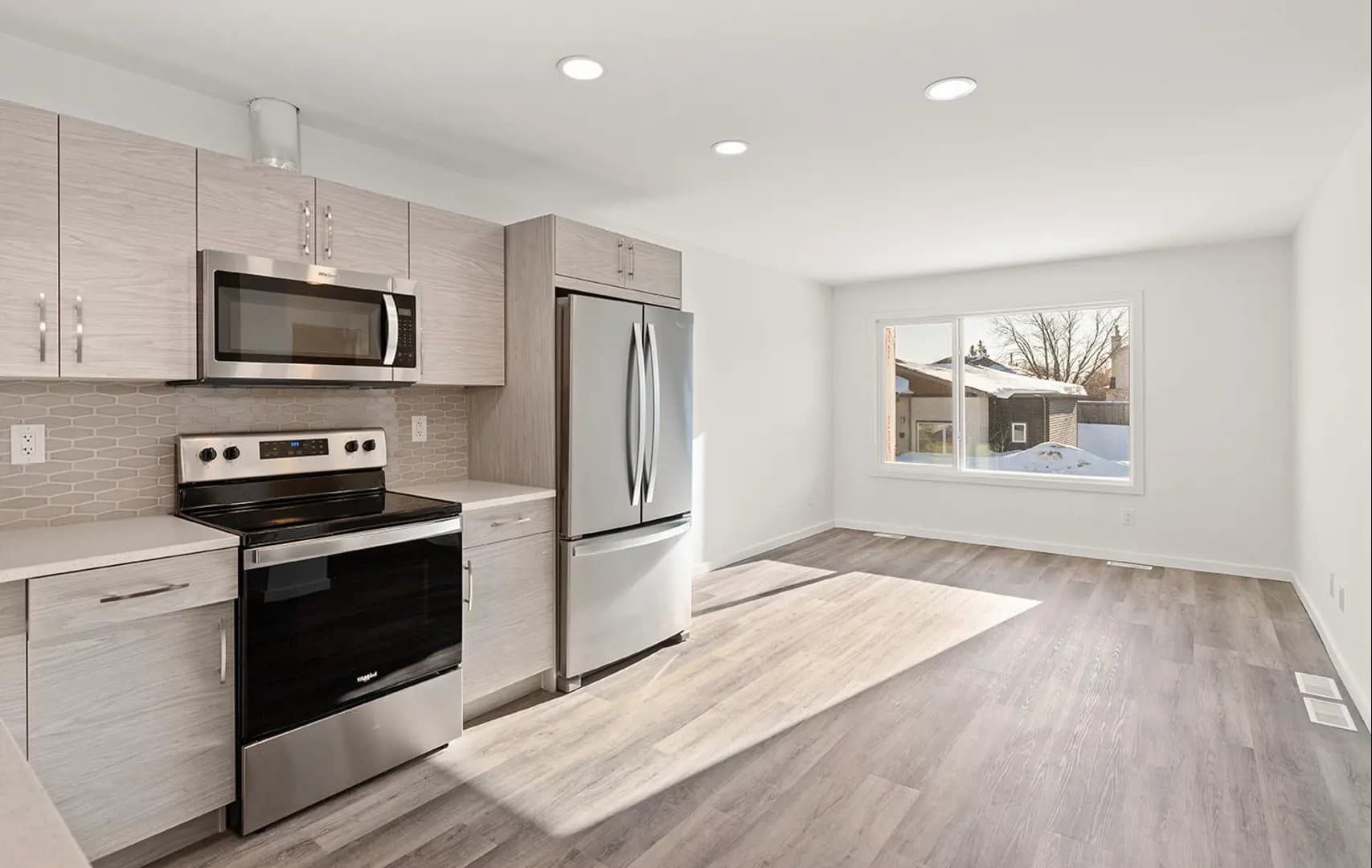 Flora North Condos thumbnail 7