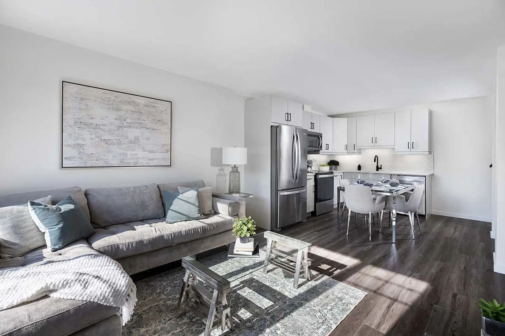 Flora North Condos thumbnail 5