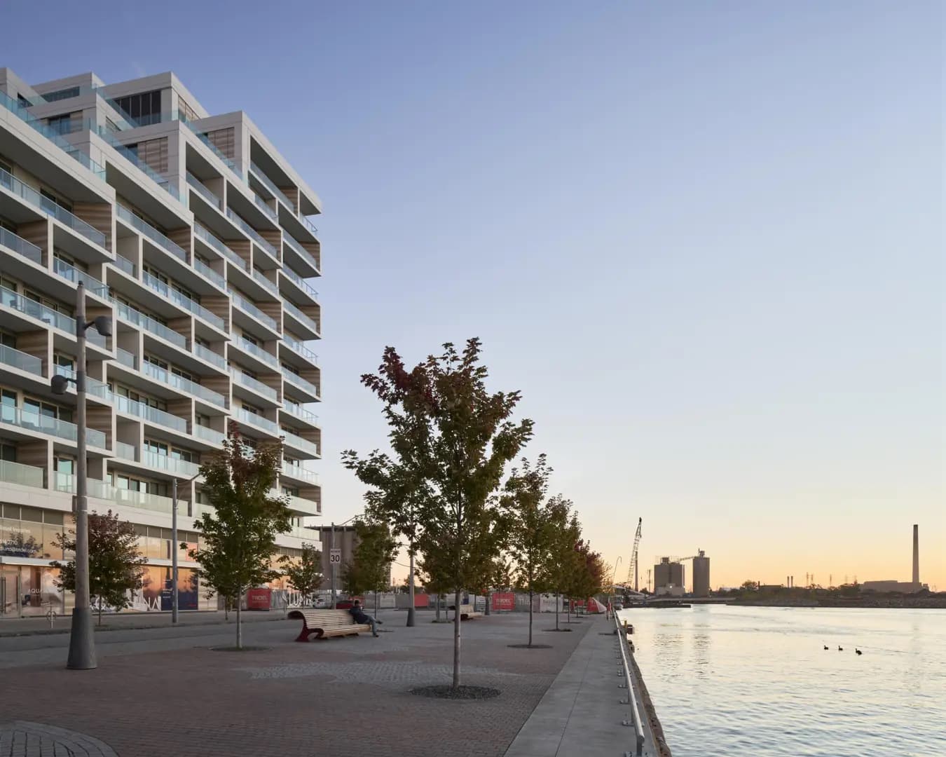 Aquabella Condos thumbnail 3